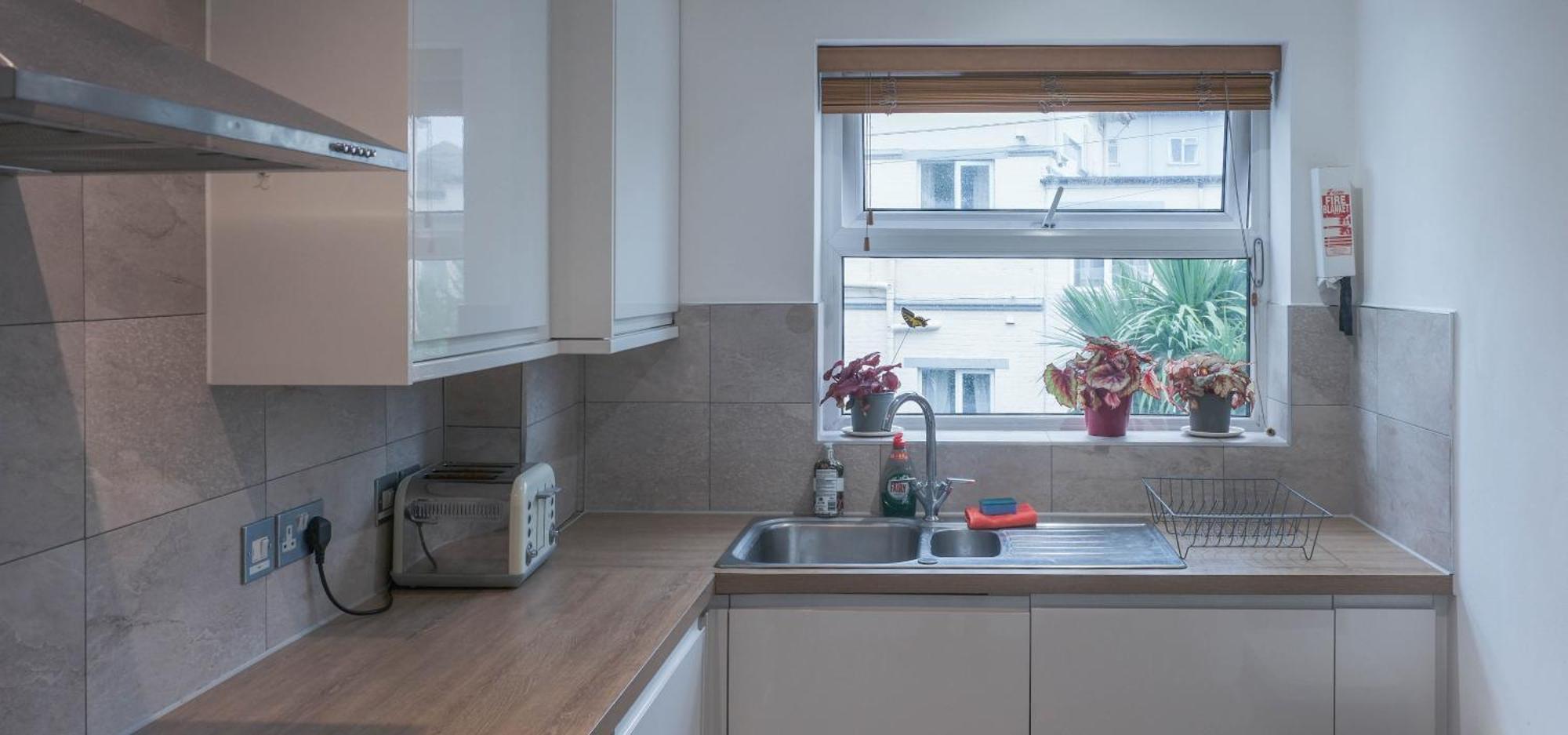 Bournemouth Beachfront Retreat 3 Bedroom 3 Bathroom Seaside B&B With Free Parking Exterior foto