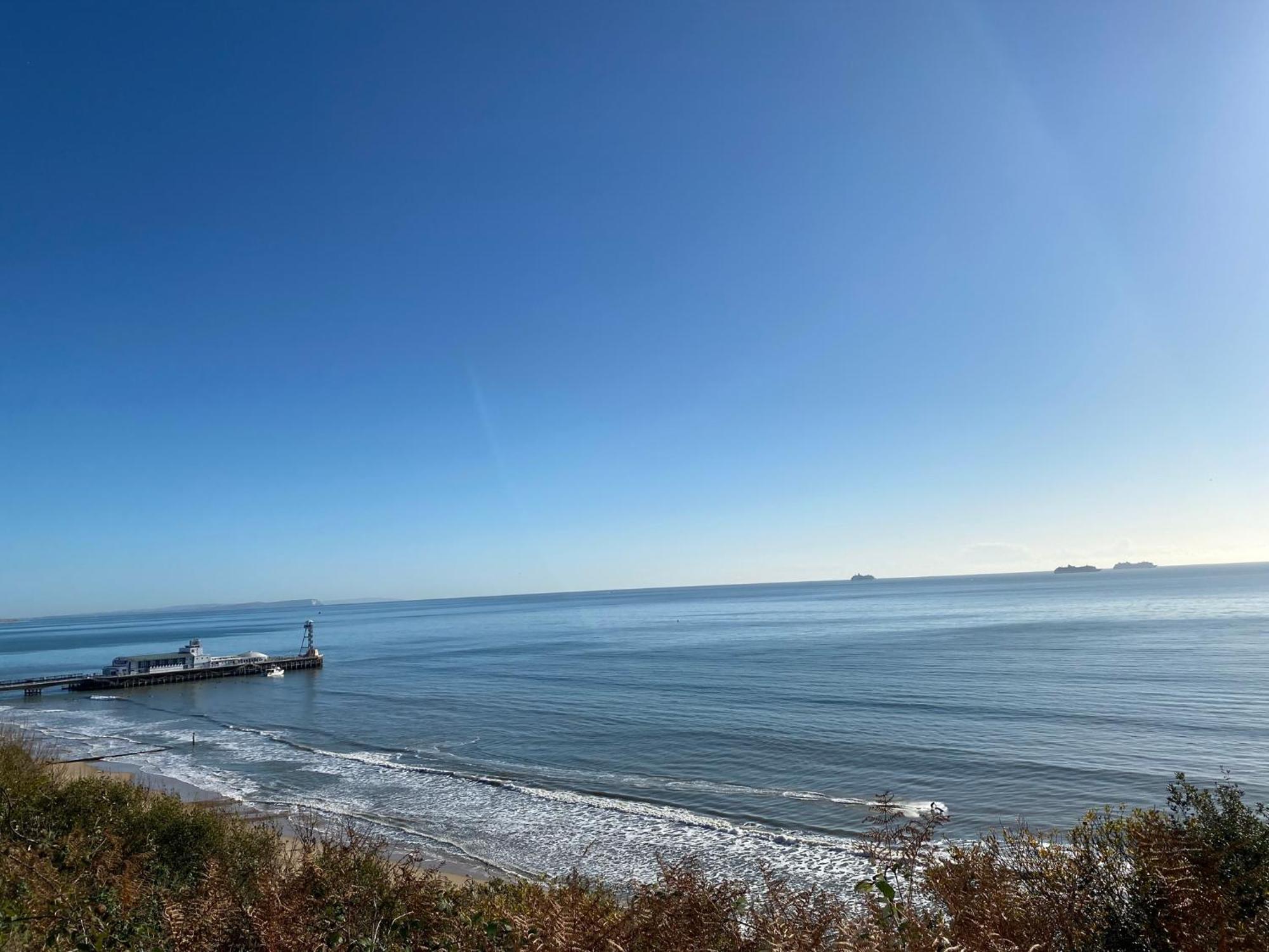 Bournemouth Beachfront Retreat 3 Bedroom 3 Bathroom Seaside B&B With Free Parking Exterior foto